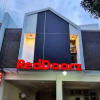 Отель RedDoorz near Ambarrukmo Plaza Mall, фото 26