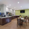 Отель Rodeway Inn & Suites, фото 11
