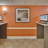 Отель Candlewood Suites Market Center, an IHG Hotel, фото 4