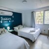 Отель Hostal Travelers, фото 4