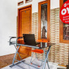 Отель OYO 90846 Guesthouse Bintaro Asri Syariah, фото 13