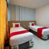 Отель RedDoorz Plus @ Cemara Asri Medan, фото 16