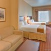Отель Holiday Inn Express & Suites Corona, фото 2