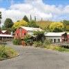 Отель Waitomo Village Chalets Home of Kiwipaka, фото 8