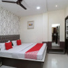 Отель V2v by OYO Rooms, фото 6