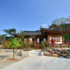 Отель Yeosu Haneulchae Hanok Pension, фото 1