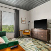 Отель Mid Main Lofts 6101 Trendy Chill Studio Loft Midtown, фото 5