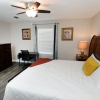 Отель Stylish 3BR2BA Home | Gated Community | CozySuites, фото 4