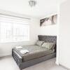 Отель Brand New Luxurious 2-bed Apartment in Barking, фото 2