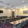 Отель Flag Point Inn & Suites Pratt by FairBridge, фото 17