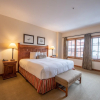 Отель Large 3 Bedroom Bathroom In Mountaineer Square Condo - No Cleaning Fee! by RedAwning, фото 15