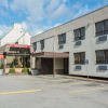 Отель Econo Lodge By The Falls, фото 19