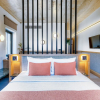 Отель Capital Luxury Suites, фото 2