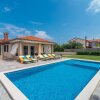 Отель Modern villa at 2km from the sea, with private pool, фото 5