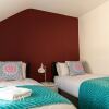 Отель Holiday Rentals NI - Eglinton Four, фото 3