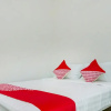 Отель OYO Golden White HouseNear Mall Panakkukang, фото 7