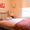 Отель 2 Bedroom Family Home In Brixton, фото 5