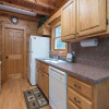 Отель Cozy Bear Lodge 3 Bedroom Home with Hot Tub, фото 7