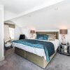 Отель Spectacularly Stylish 2 Bed Flat Heart of Fulham, фото 6