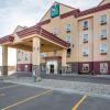 Отель Quality Inn And Suites Lethbridge в Летбридже