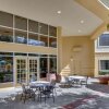 Отель La Quinta Inn & Suites by Wyndham Dallas - Addison Galleria в Далласе