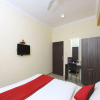Отель OYO 14037 Central Inn, фото 13