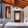 Отель Villa just 14 km to Florence, 8 bedrooms. Private garden, pool heated and Wi-Fi!-La Leopoldina, фото 7