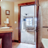 Отель Luxury Water House Ski W/ Pool & Hot Tubs 3 Bedroom Condo, фото 12