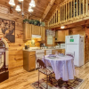 Отель Cupid's Hideaway - Convenient To Downtown Gatlinburg And The National Park! 1 Bedroom Cabin by RedAw, фото 7