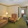 Отель Holiday Inn Express & Suites Jackson, an IHG Hotel в Джексоне