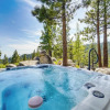Отель Secluded Mountain Cabin: Sweeping Lake Tahoe Views, фото 19