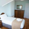 Отель Dingle Courtyard Cottages 2 Bed Sleeps 4, фото 6