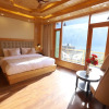 Отель Golden Wood Manali By Rosetum, фото 3