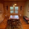Отель Deluxe log Cabin! Pet and Motorcycle Friendly - Enjoy Nature With Family and Friends! 3 Bedroom Cabi, фото 10