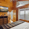 Отель Smoky Mountain Lodge 6 Bedroom Cabin by RedAwning, фото 24