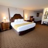 Отель Comfort Suites Mackinaw City, фото 5