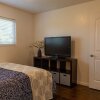 Отель Charming, 2 Bedroom in Newark, фото 6