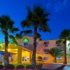 Отель La Quinta Inn by Wyndham Las Vegas Nellis, фото 36