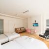 Отель Spacious Studio Apartment Soho Square, фото 14