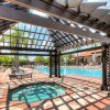 Отель 8BR Resort Home With Pool Hot tub and Games Room, фото 3