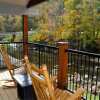 Отель River Memories 3 Bedroom Home with Hot Tub, фото 13