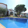 Отель Majestic Holiday Home in Empuriabrava With Private Swimming Pool, Garden and Mooring, фото 13