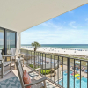 Отель Edgewater by Book That Condo, фото 21
