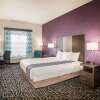 Отель La Quinta Inn & Suites by Wyndham Pontoon Beach, фото 16