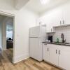 Отель 3BR Apartment With Netflix Near King Street, фото 9