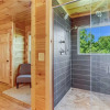 Отель Splash of Moonshine - Two Bedroom Cabin, фото 19