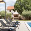 Отель Secluded Villa in Murvica with Terrace, фото 16