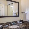 Отель Clarion Inn & Suites Central Clearwater Beach, фото 14