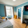 Отель Sleeps 6 in Maidstone Central 2BR + Sofa, фото 19