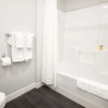 Отель Modern 3BR Unit on Jessie Ave With Insuite Laundry, фото 7